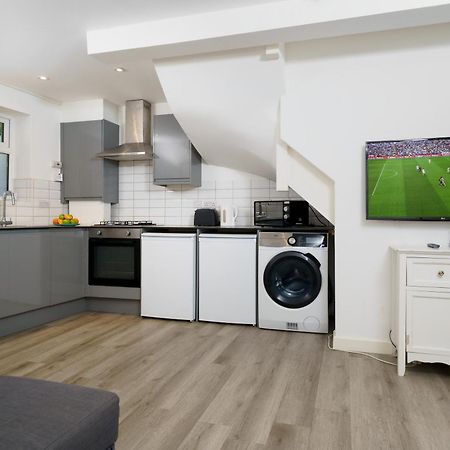 Modern Apartment In South West لندن المظهر الخارجي الصورة